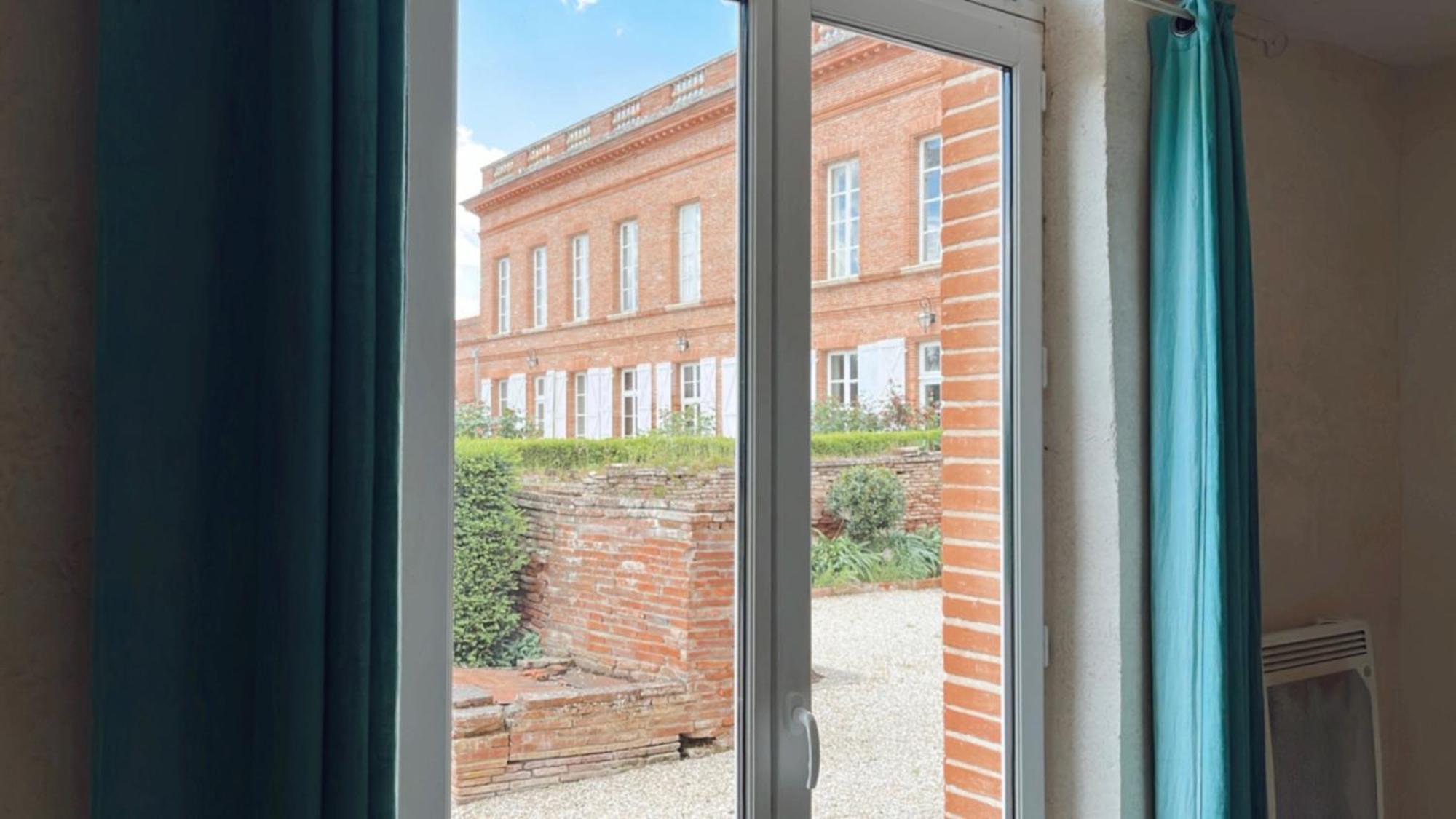 Gite Manzana Au Chateau Lavalade Castelsarrasin Exterior photo